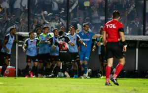 Dimitri Payet marca após sete meses sem gols pelo Vasco