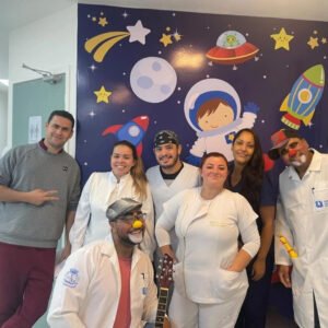 "Doutores da Alegria" levam sorrisos a pacientes em Saquarema