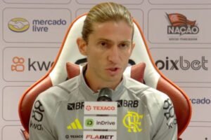 Filipe Luís estreia no Flamengo contra o Corinthians