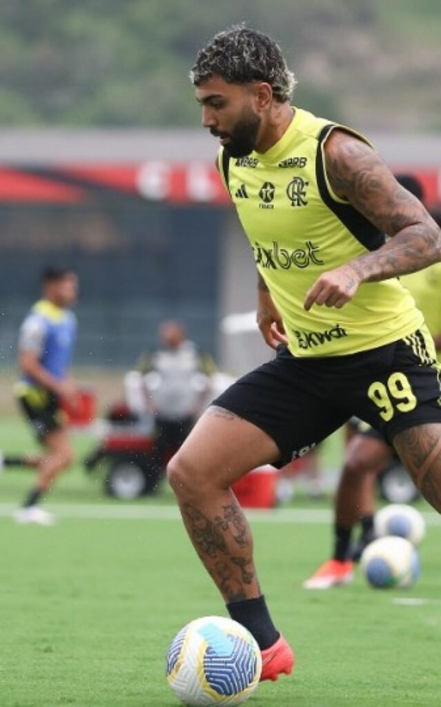 Flamengo: Gabigol retorna e elogia trabalho trabalho de Filipe Luís