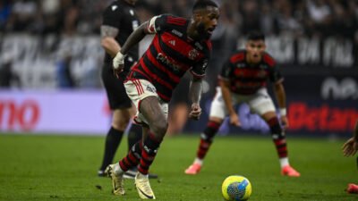 Gerson quase desfalcou o Flamengo contra o Corinthians