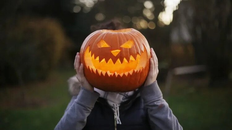 Halloween: Origens e tradições da festa das bruxas