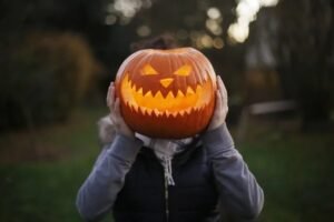 Halloween: Origens e tradições da festa das bruxas