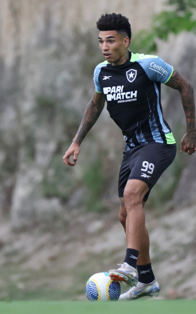 Igor Jesus explica escolha pelo Botafogo em vez do Atlético