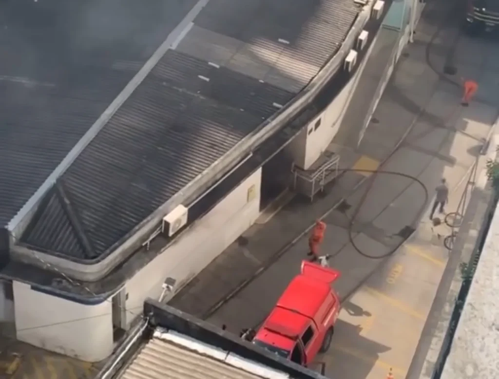 Incêndio atinge Espaço Saúde da UFF em Niterói - Vídeo