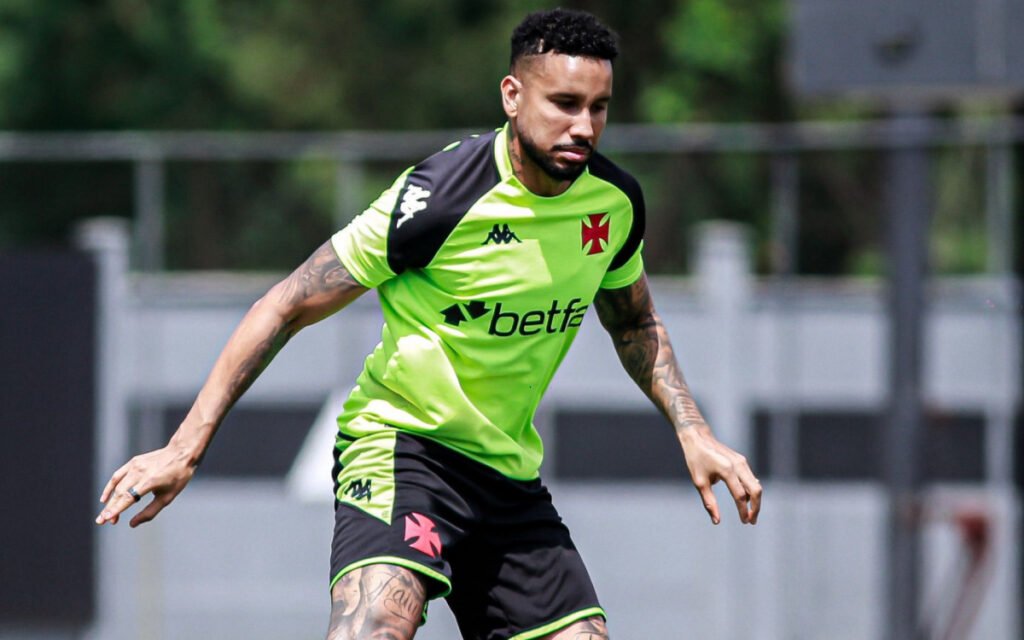 Jair é liberado e pode voltar a jogar pelo Vasco