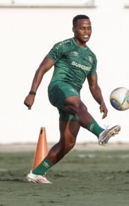 Jhon Arias: Destaque do Fluminense com marcação histórica