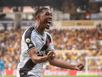 Jogador do Vasco é absolvido pelo STJD e volta a jogar