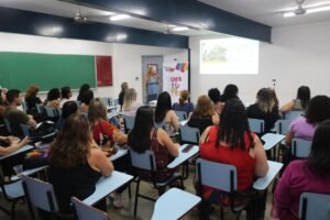 Mês da Educação reúne 3 mil profissionais em Niterói
