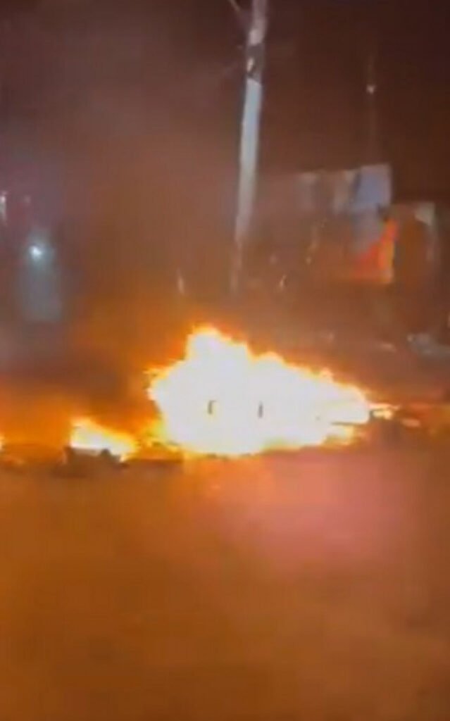 Moradores protestam contra falta de água em Belford Roxo