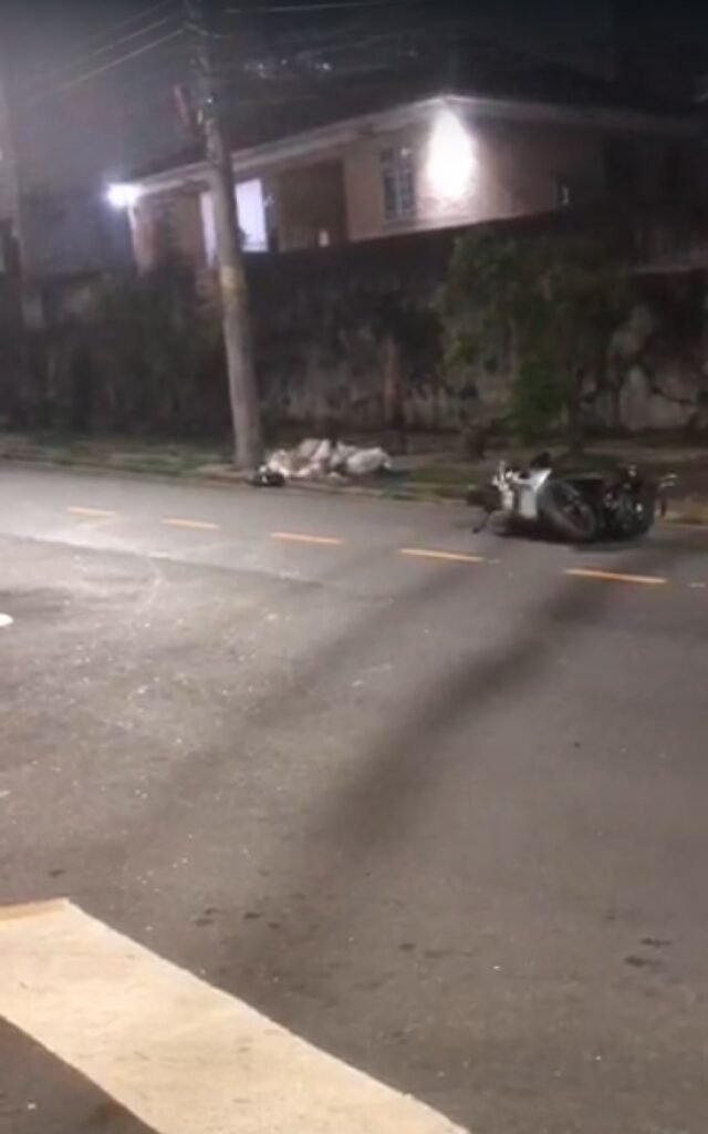 Mulher morre e outra fica ferida após queda de moto na Zona Norte