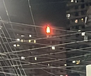 Niterói: Incêndio consome apartamento em Icaraí - Vídeo