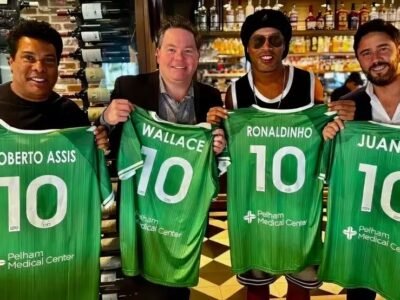 Ronaldinho Gaúcho vira dono de clube dos EUA