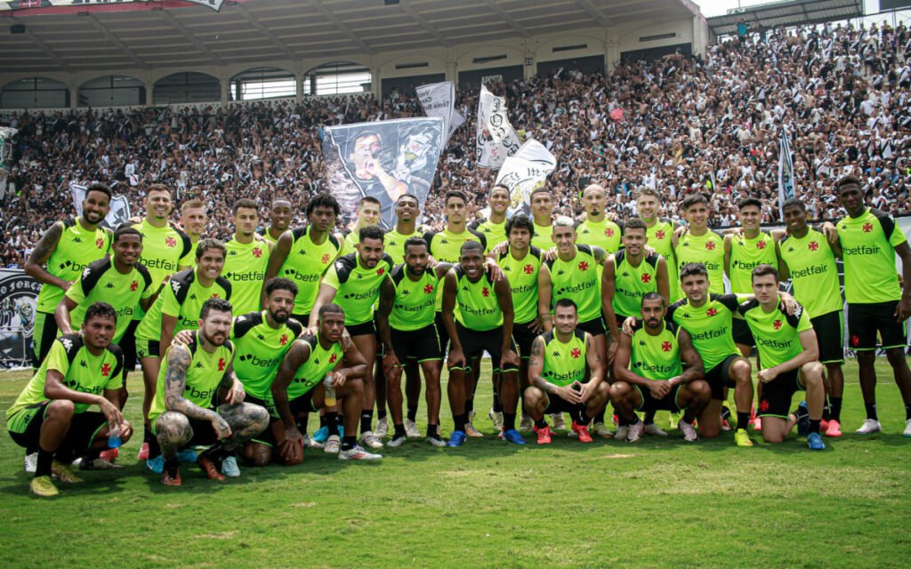 São Januário lotado para treino aberto do Vasco - Vídeo