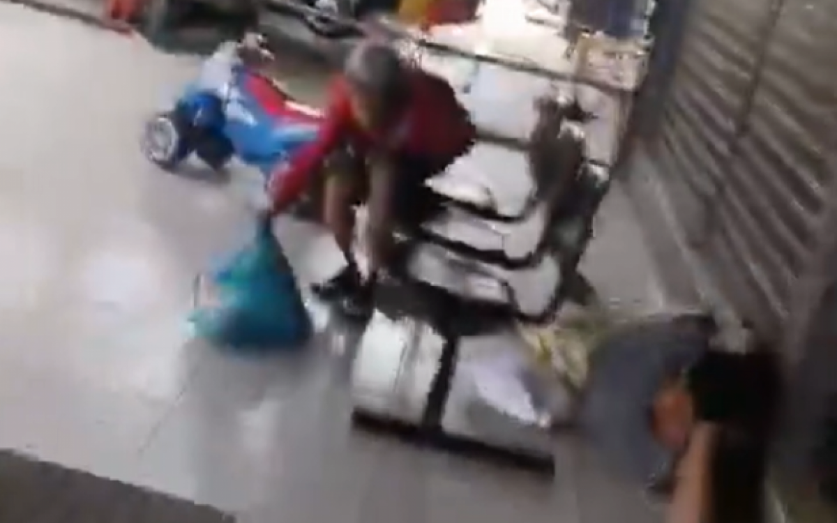 Tiroteio em Manguinhos paralisa trens e assusta moradores - Vídeo