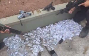 Três criminosos são presos durante operação no Morro do Urubu