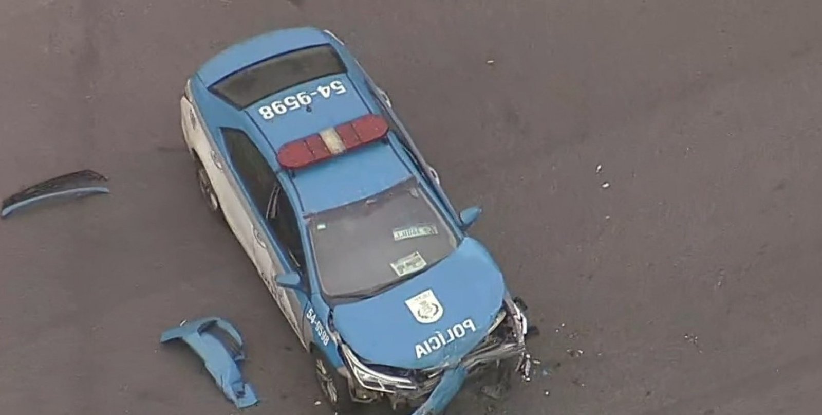 Viatura da PM colide com carro no Centro do Rio