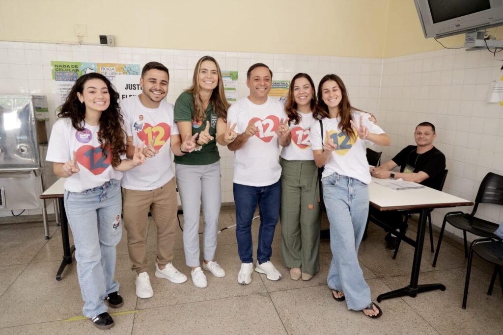 Rodrigo Neves vota e fala em proteger Niterói de "extremistas e despreparados"