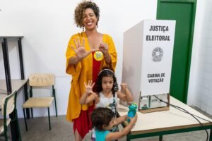 Confiante em ida para o 2º turno, Talíria vota e afirma: "a esperança vai vencer hoje"
