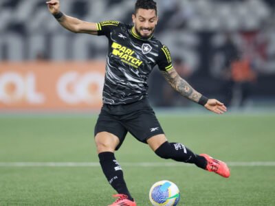 Alex Telles brilha no Botafogo e mira final da Libertadores