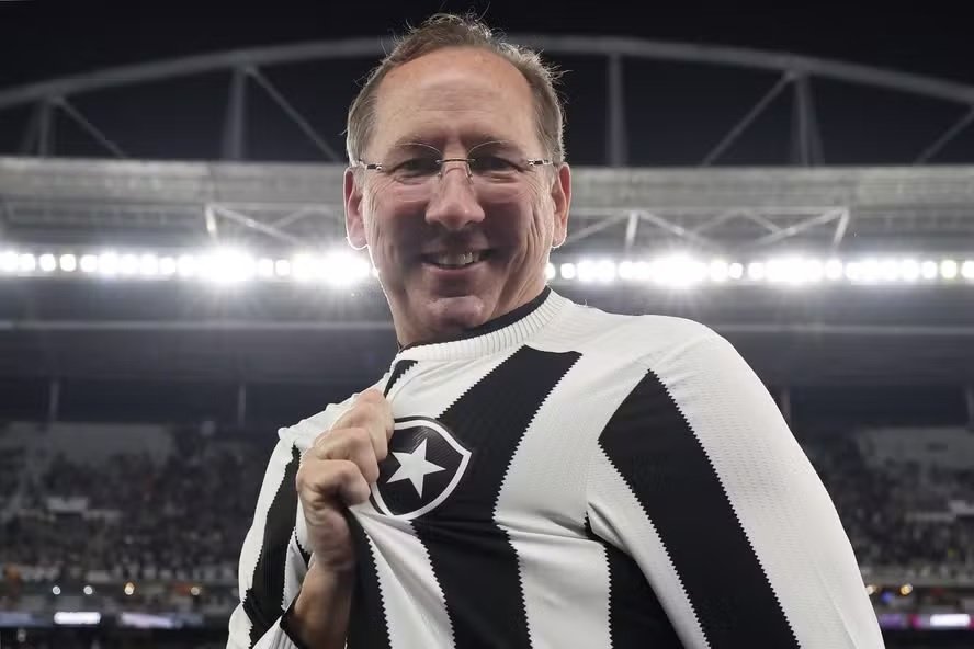 Botafogo: Título inédito da Libertadores faz John Textor ser ovacionado