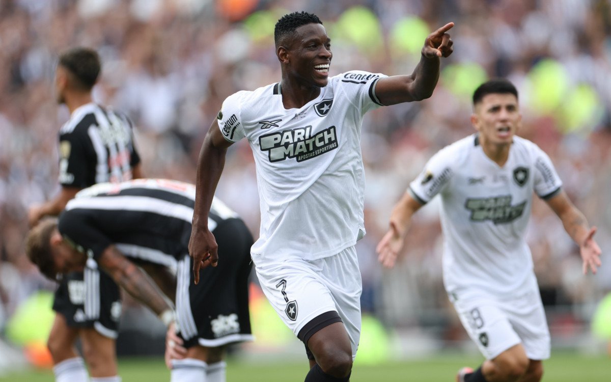 Chororo de alegria; Botafogo é campeão da América