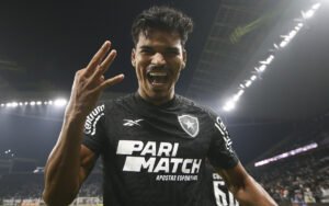 Clube paulista mira volante do Botafogo
