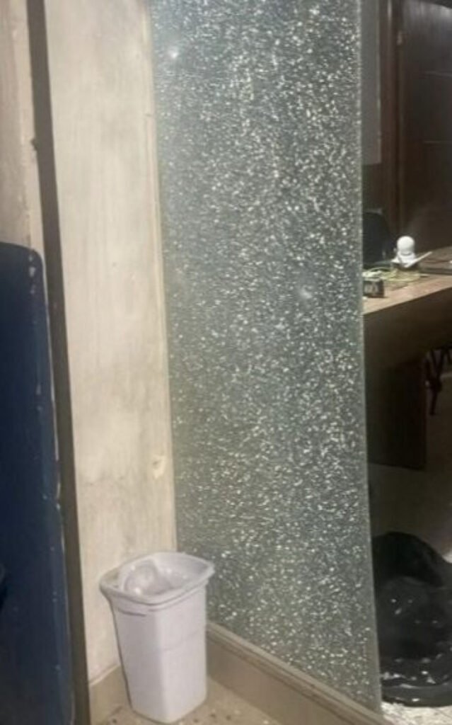 Criminosos atacam a tiros base da PM em Gardênia Azul