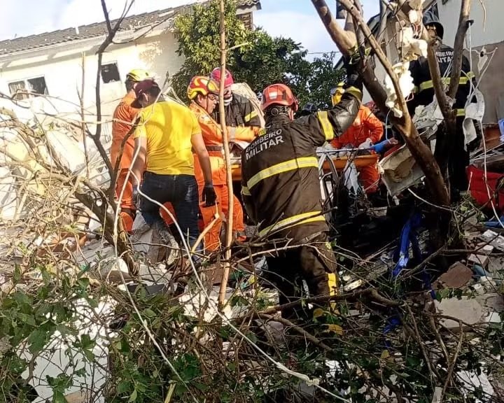 Desabamento de prédio deixa três mortos em Maceió - Vídeo