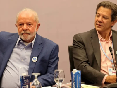 presidente Luiz Inácio Lula da Silva e seus ministros, liderados pelo ministro da Fazenda, Fernando Haddad