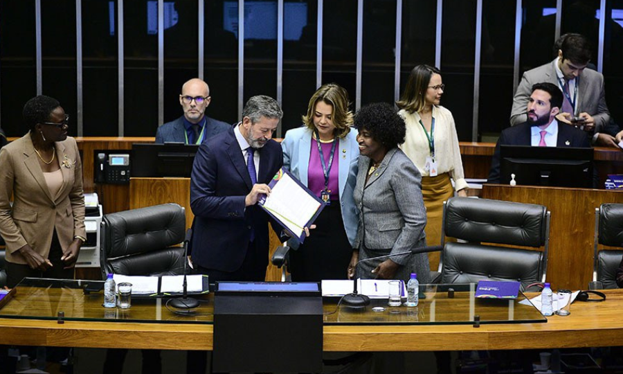 Fórum Parlamentar do G20 discute direitos das mulheres e justiça climática em Brasília