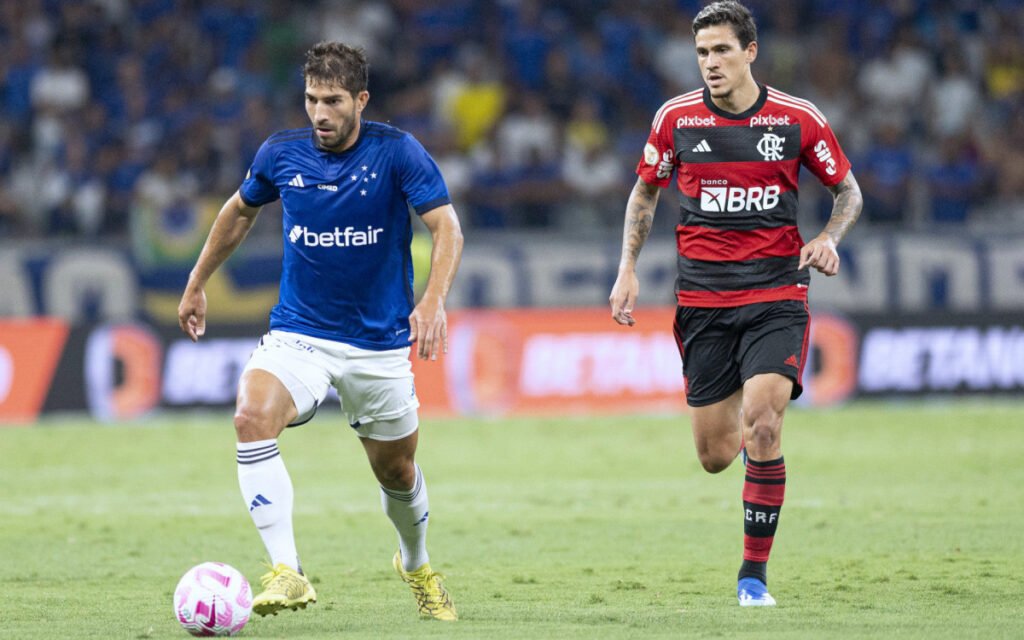 Flamengo busca manter domínio sobre o Cruzeiro