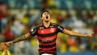 Flamengo vence o Cuiabá com gol nos acréscimos