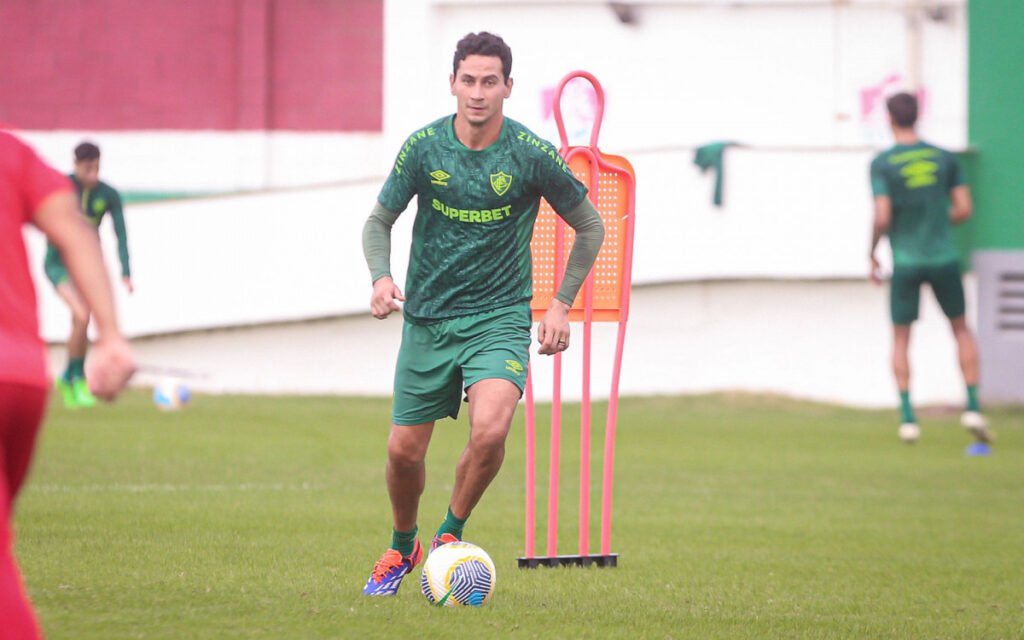 Ganso destaque do Fluminense sofre com substituições no time