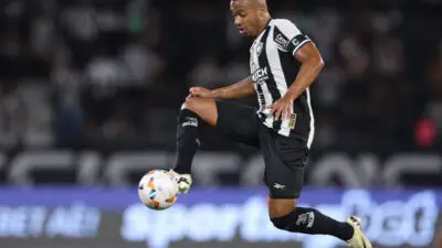 Marlon Freitas vira peça-chave do Botafogo em sonho pela Libertadores