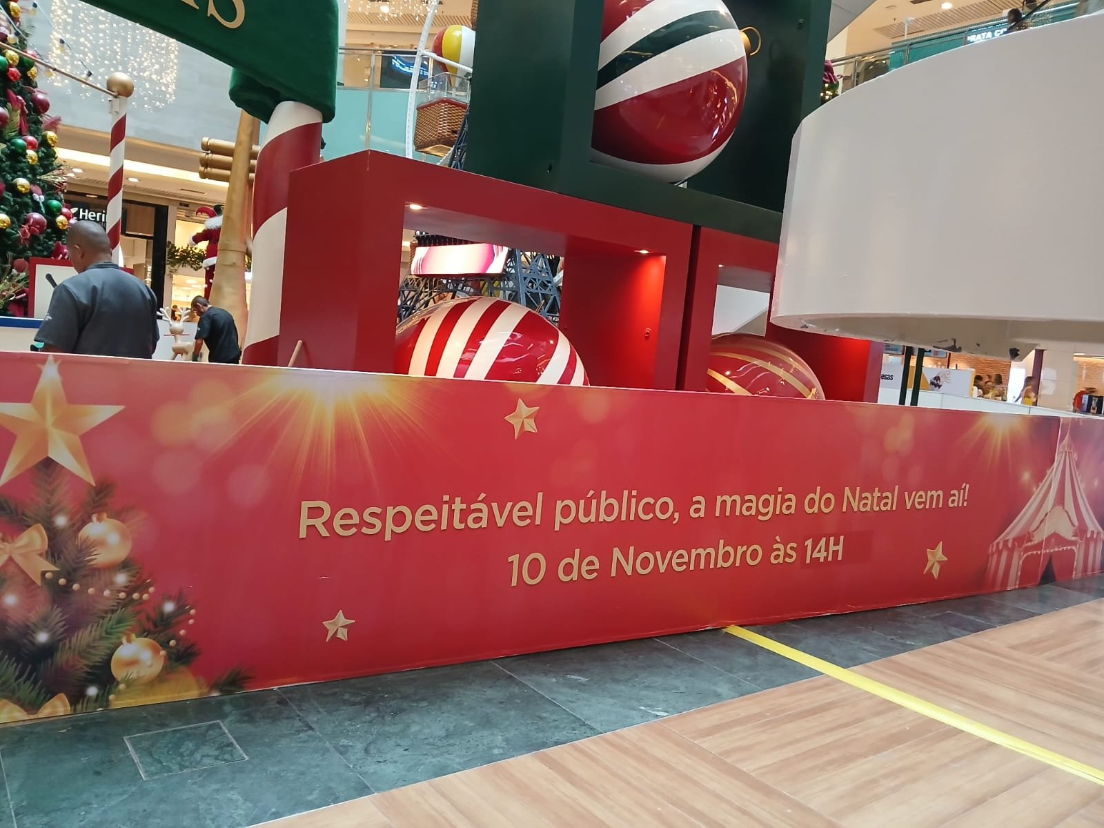 Plaza Shopping Niterói aguarda visitantes para a inauguração da sua decoração de Natal, neste domingo (10), e chegada do Papai Noel, com shows e distribuição de presentes | ₢ Luiz Abud/Folha do Leste