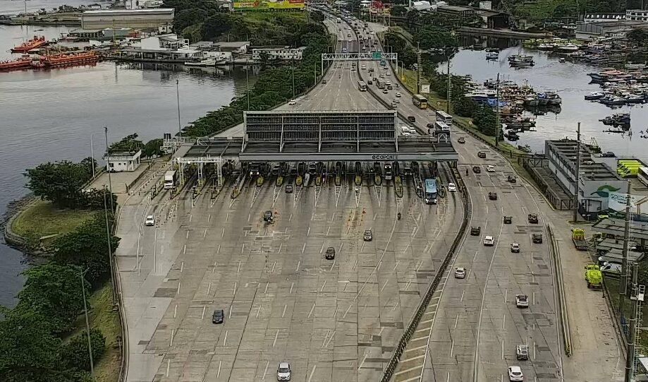 Ponte Rio-Niterói: manhã de sexta-feira com trânsito normal sentido Rio