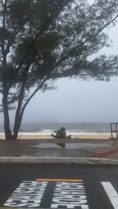 Tempestade pode atingir Niterói com ventos de até 100km/h