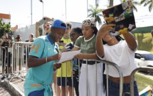 Seleção Brasileira chega em Salvador para enfrentar o Uruguai