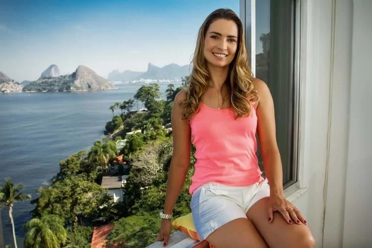 Isabel Swan comemora aniversário nesta segunda-feira