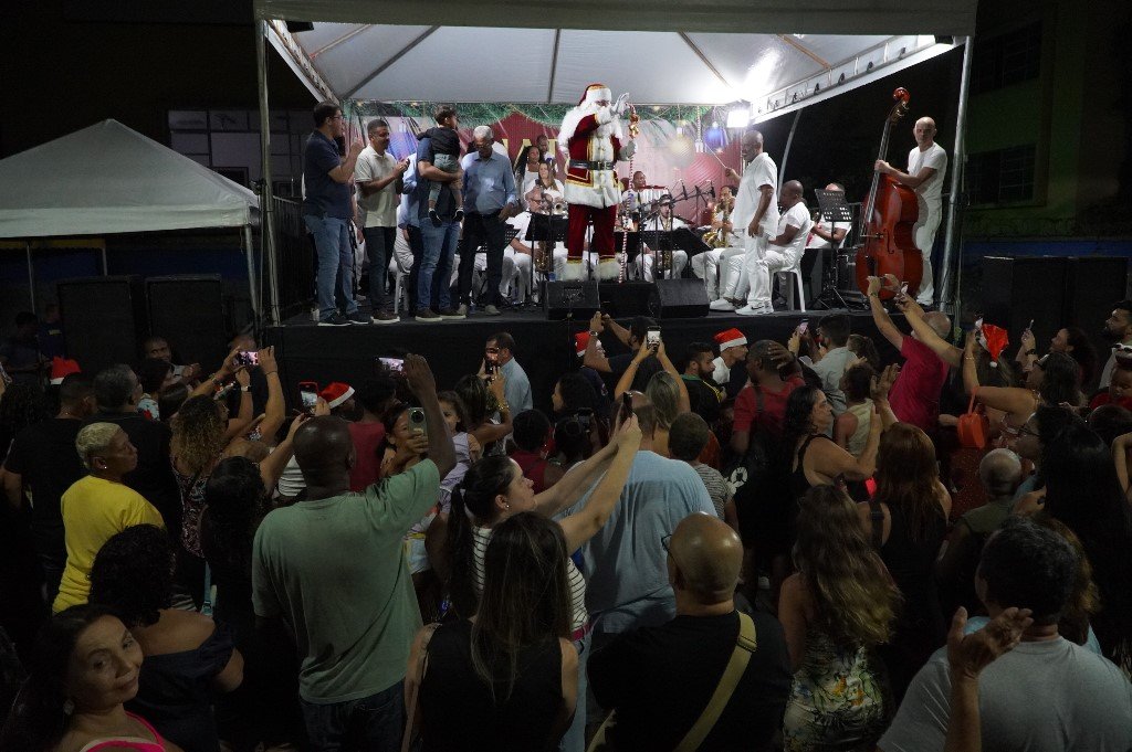 Papai Noel chega à Praça Zé Garoto em São Gonçalo