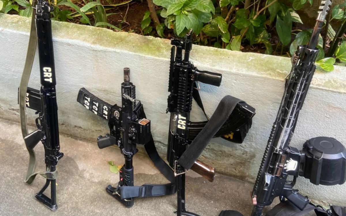 Ação da Polícia no Morro dos Macacos termina com quatro suspeitos presos