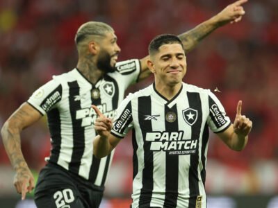 Botafogo vence o Internacional e fica a um empate do título do Brasileirão