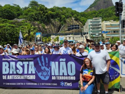 Caminhada contra o antissemitismo e o terrorismo atrai centenas no Leblon