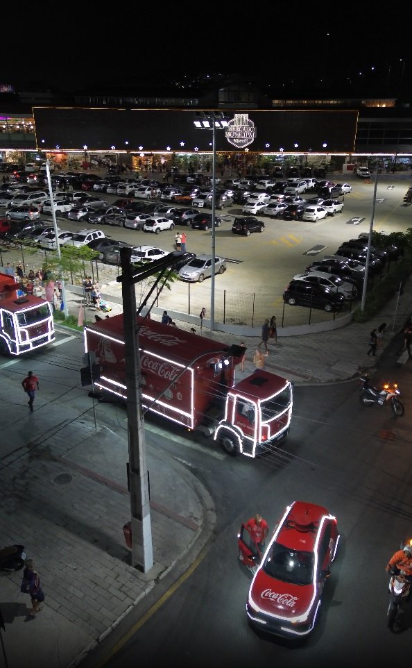 Caravana da Coca-Cola encanta moradores de Niterói - Vídeo