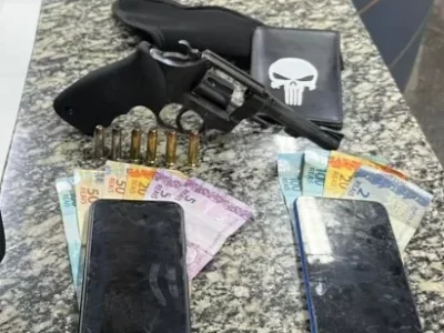 Dois homens são presos por porte ilegal de arma em Araruama