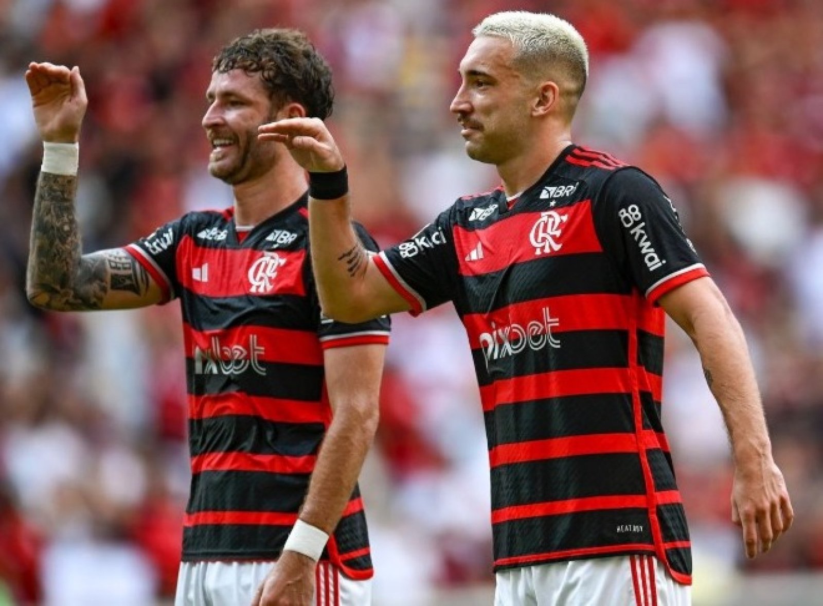 Flamengo vence Internacional em jogo emocionante no Maracanã