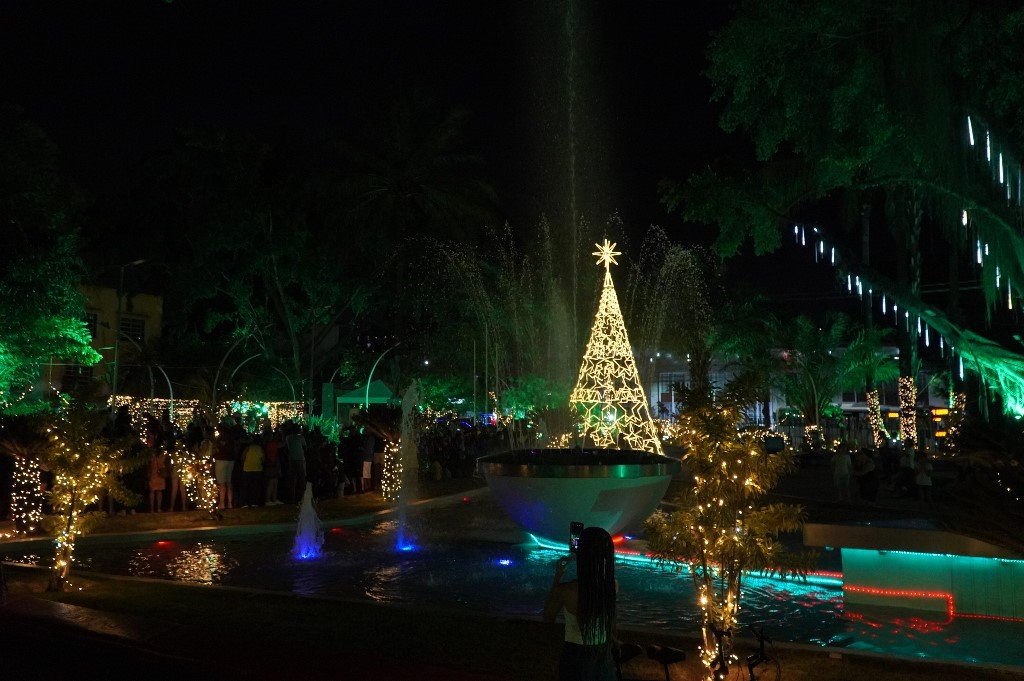 Papai Noel chega à Praça Zé Garoto em São Gonçalo