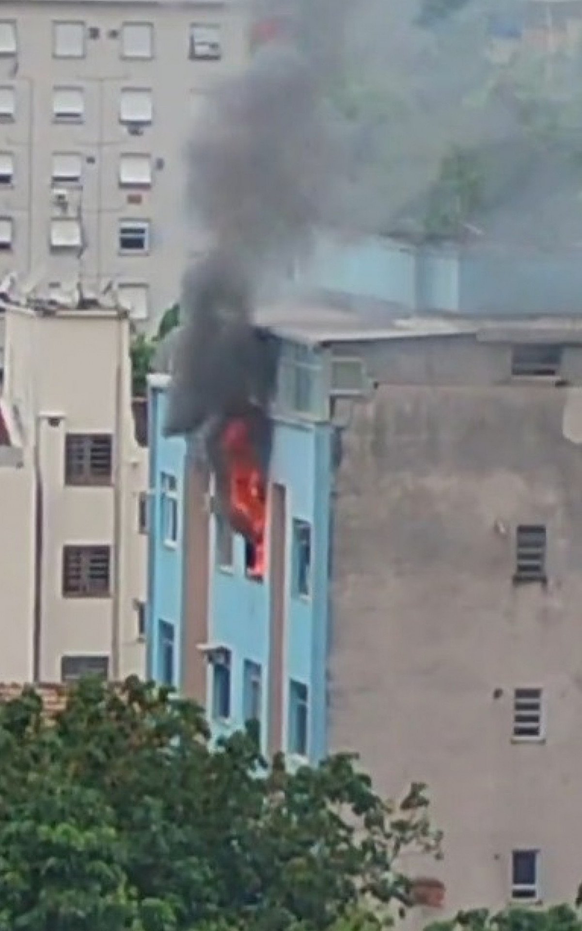 Incêndio atinge apartamento na Zona Sul do Rio