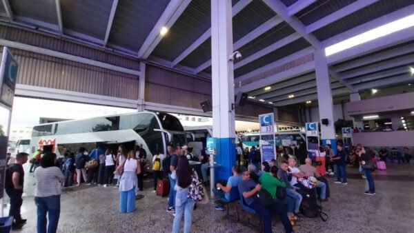 Movimento intenso na Rodoviária do Rio marca início das viagens de fim de ano